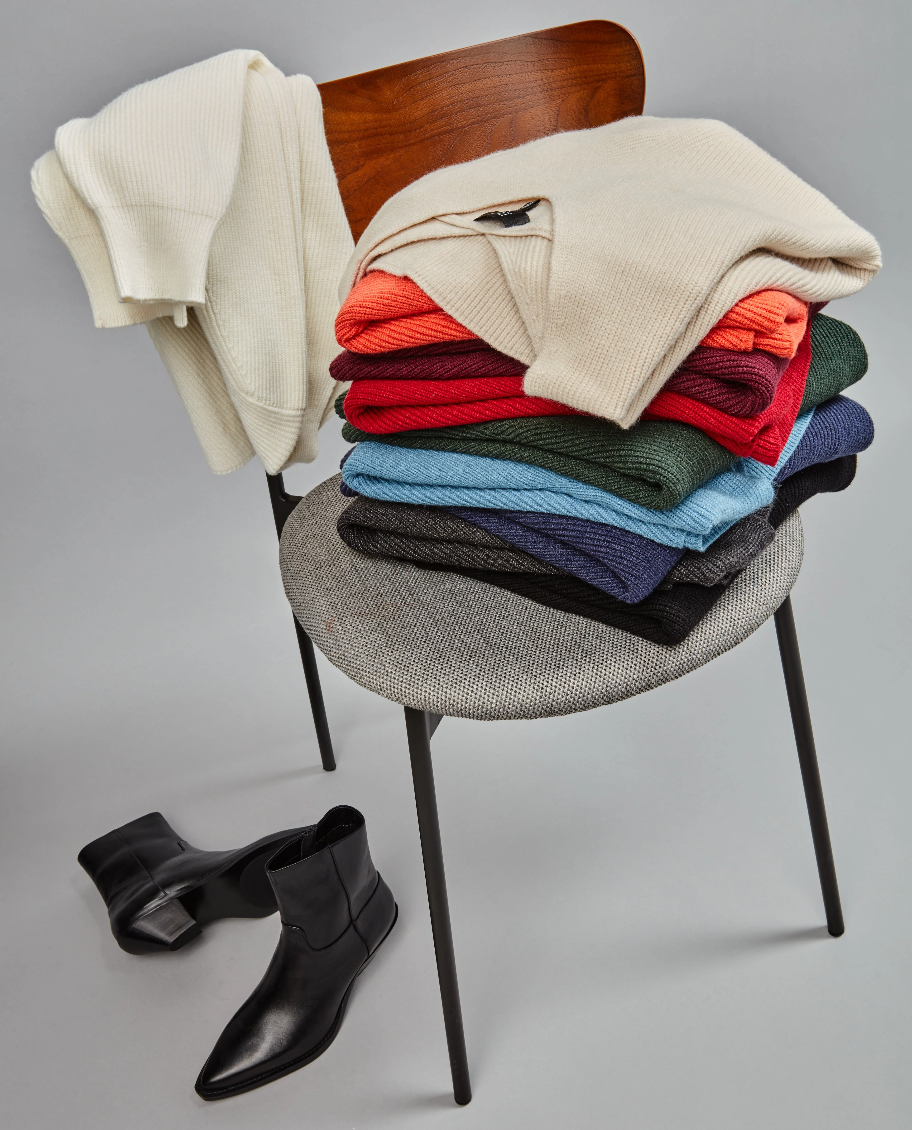 Plus Size Essential Ribbed V-Neck Sweater - Image 30