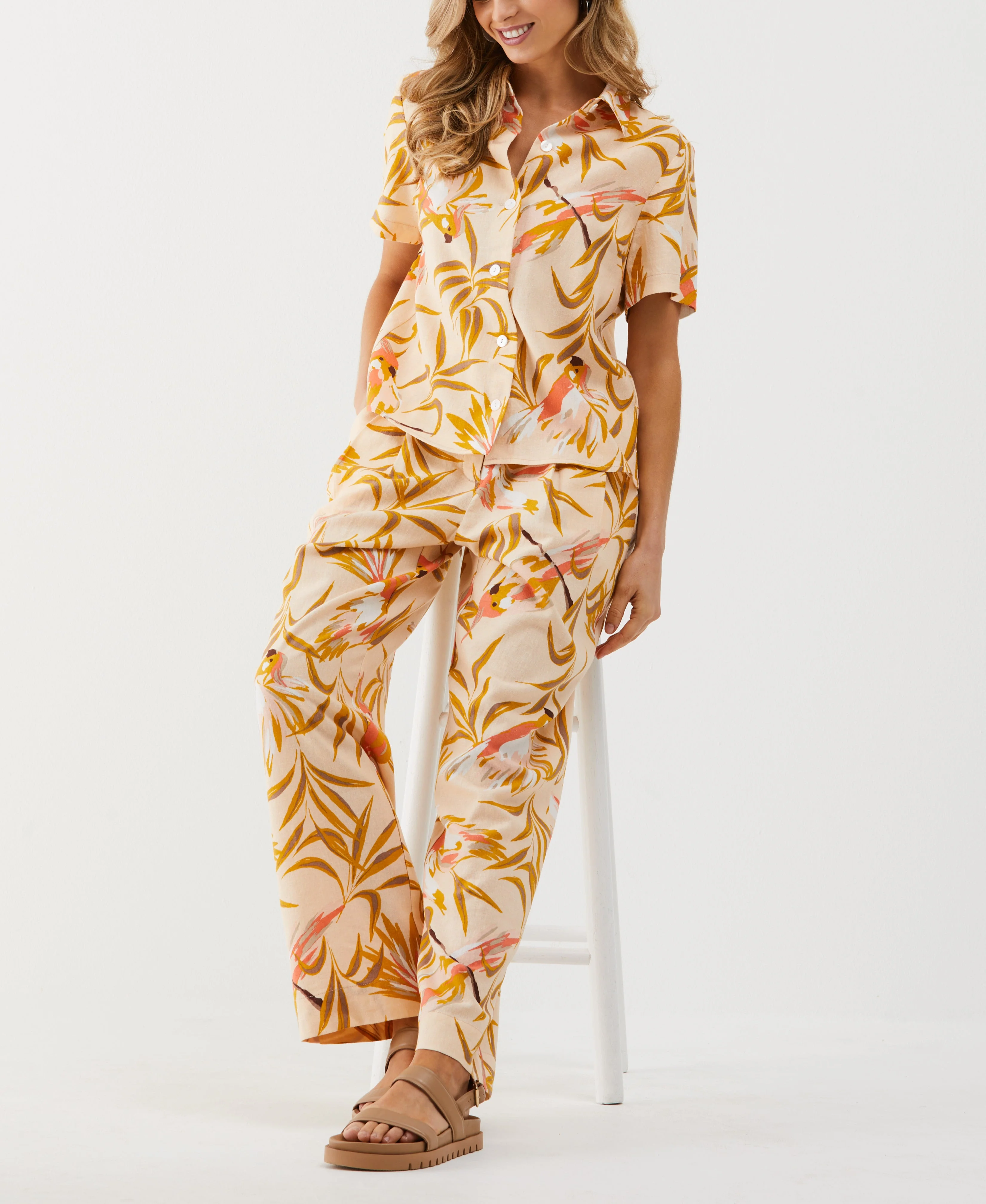 Petite Paradise Print Linen Blend Pleated Wide Leg Pant - Image 4