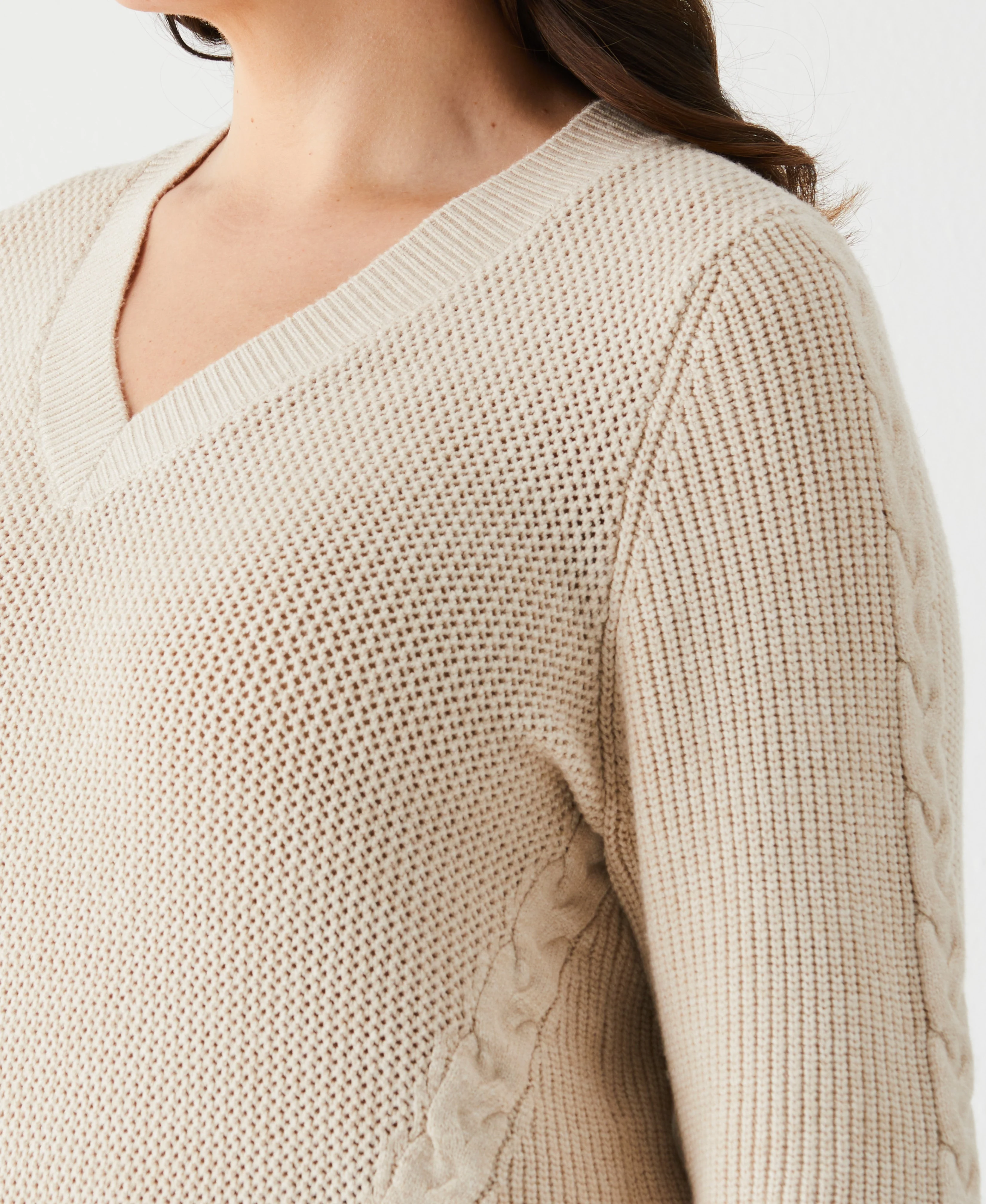 Plus Size Cable Knit V-Neck Sweater - Image 7